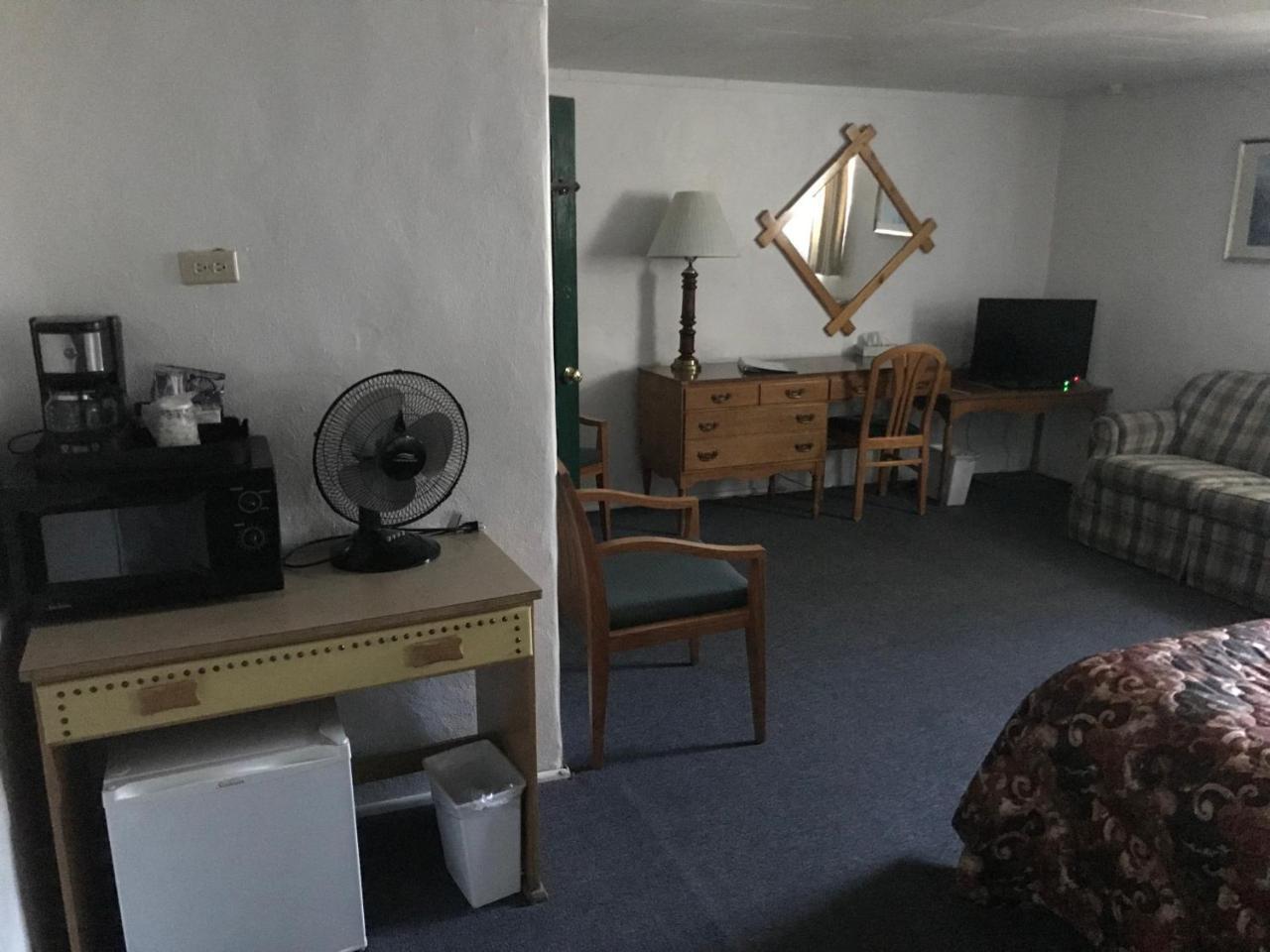 Topaz Motel