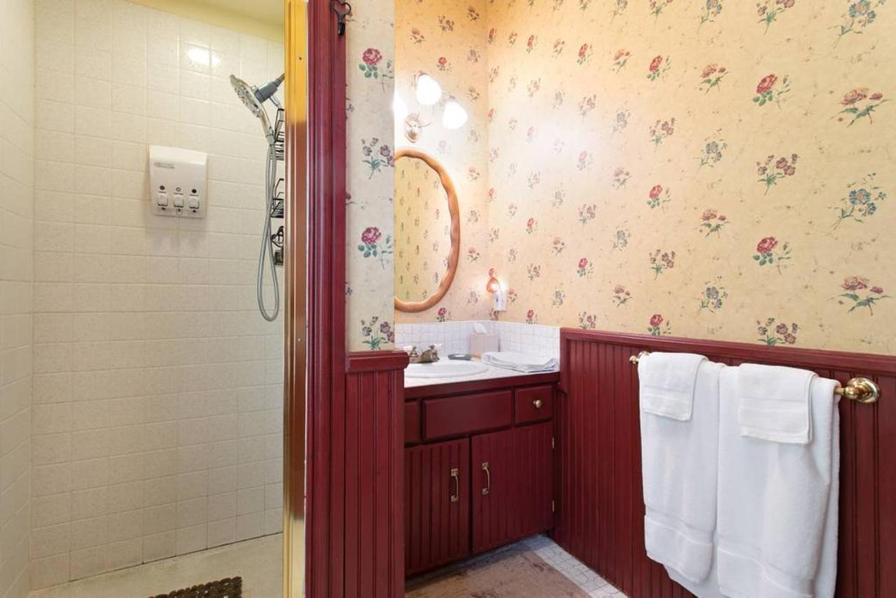 Rose Street 3*