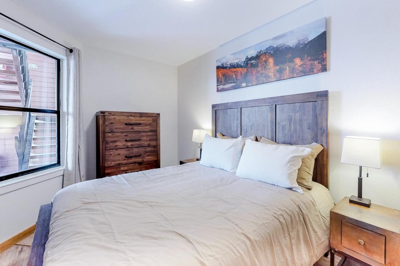 Apartment Mountainside Refresh & D257 Frisco