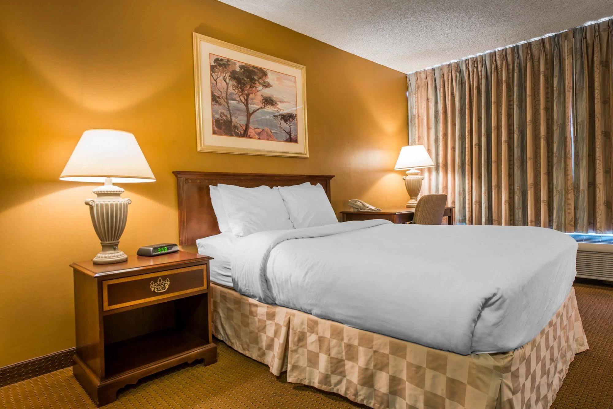 Clarion And Events Center North Inn