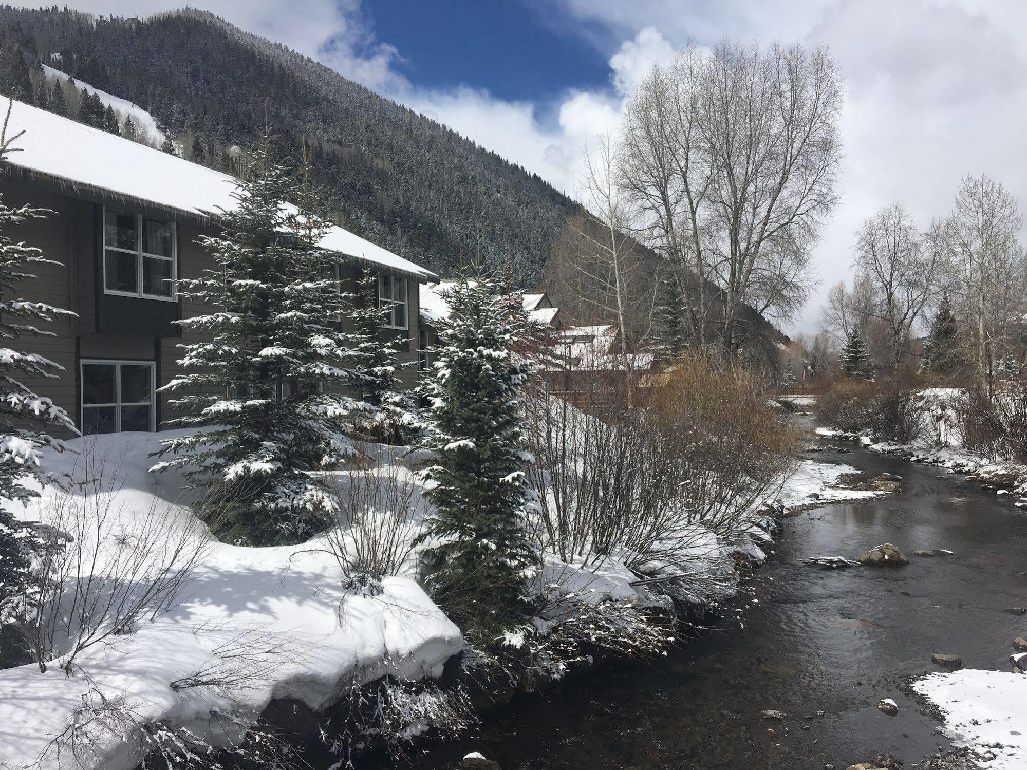 Mountainside Hotel 3*
