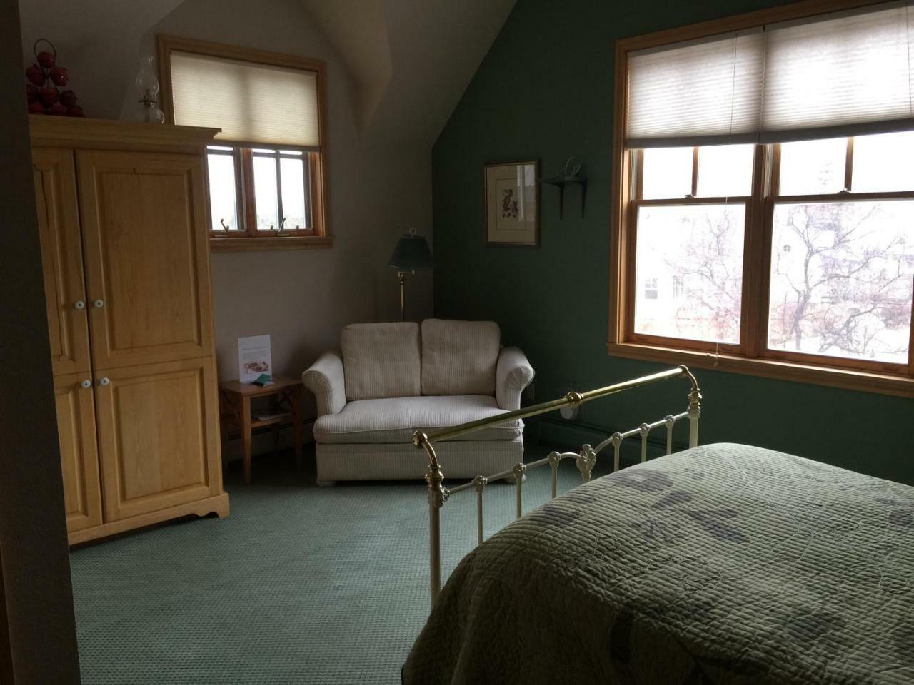 Apple Orchard Bed & Breakfast