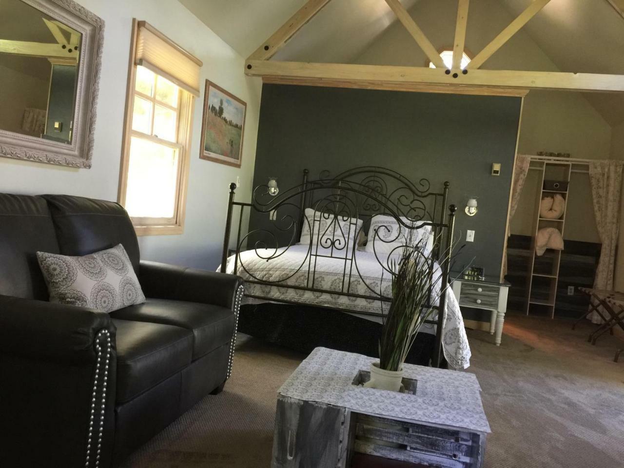 Apple Orchard Bed & Breakfast