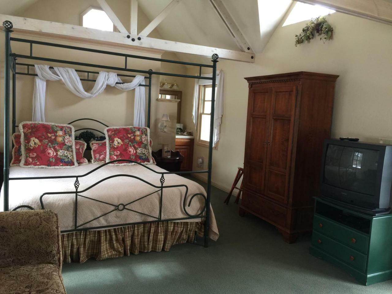 Apple Orchard Bed & Breakfast