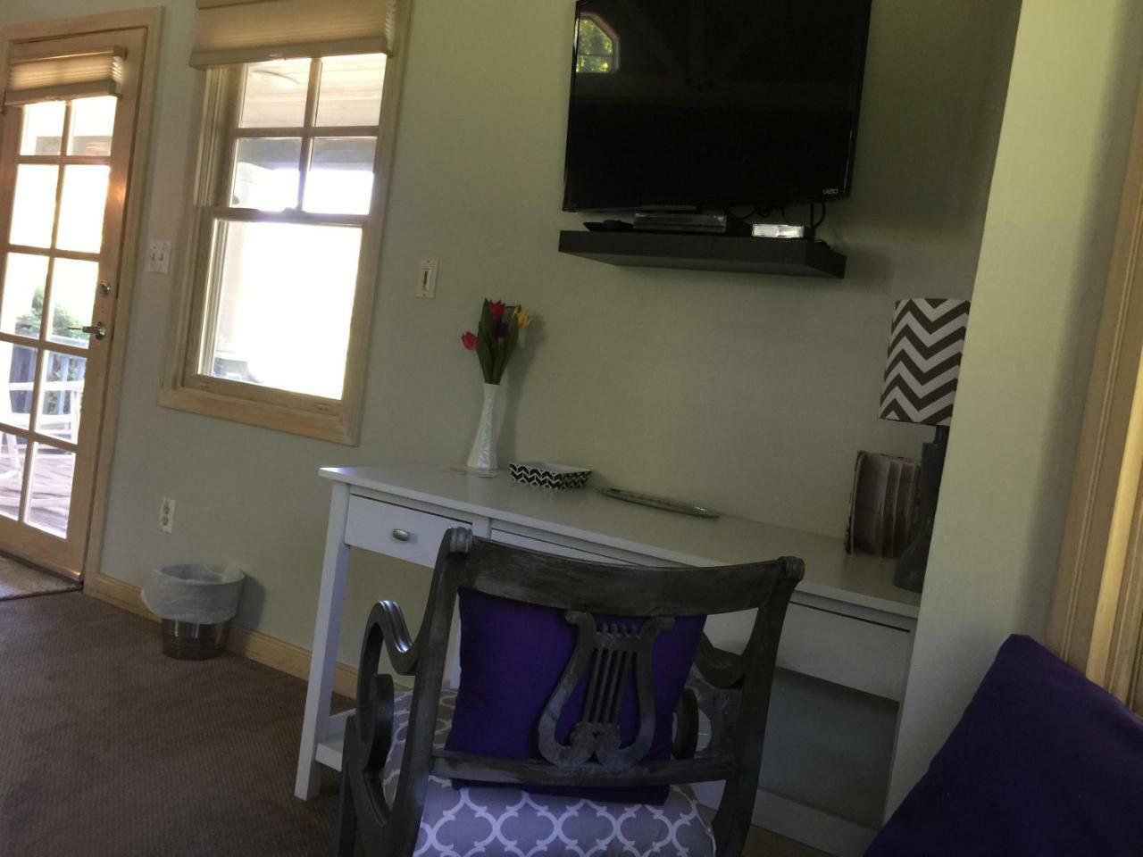 Apple Orchard Bed & Breakfast