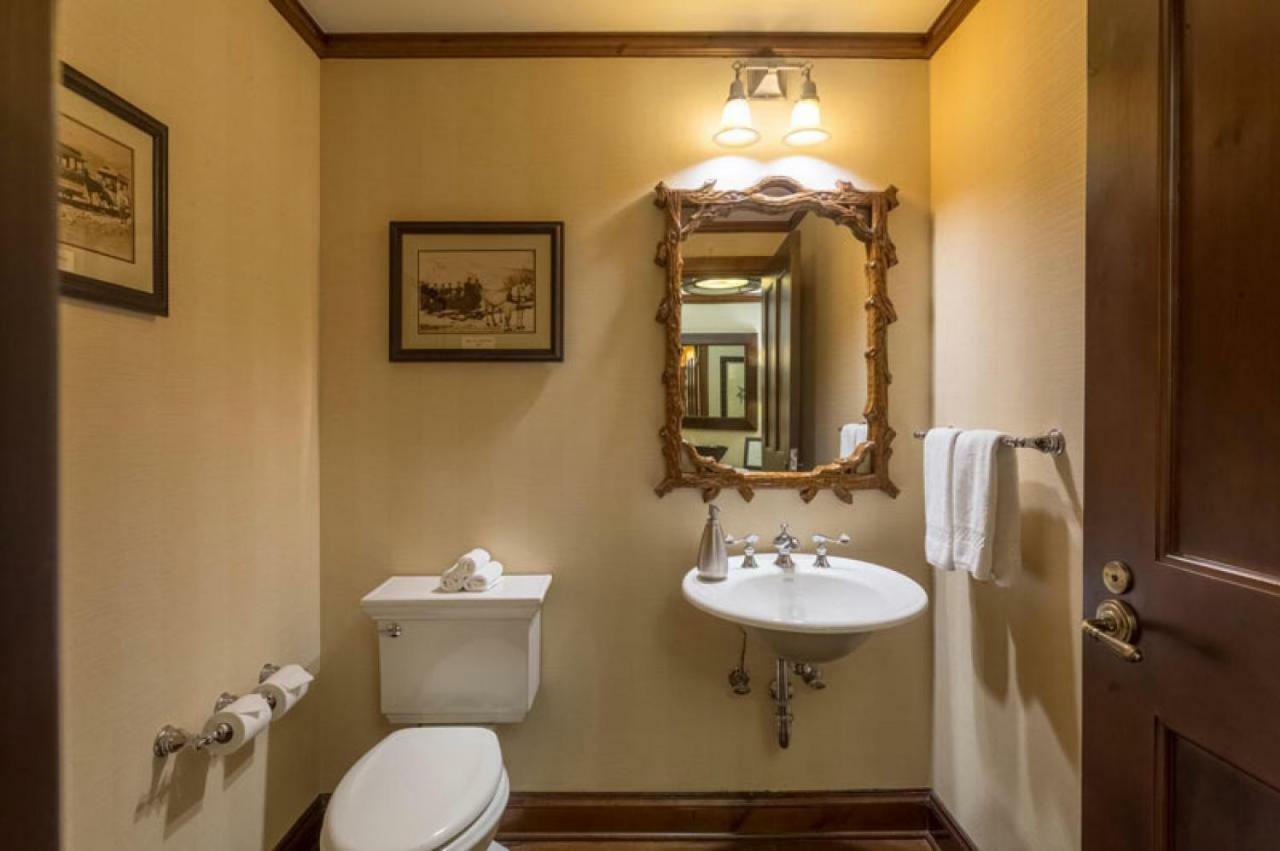 The Ritz-carlton, 2 Bedroom 8409, Mountain/mall View, Ski-in/ski-out In Highlands