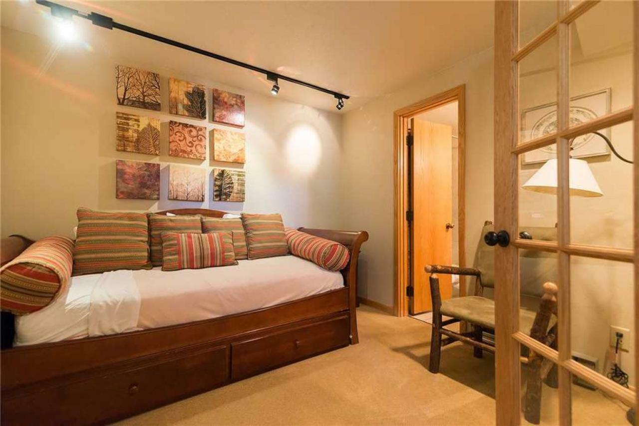 1310 Trappeur's Lodge, Trappeur's Crossing *