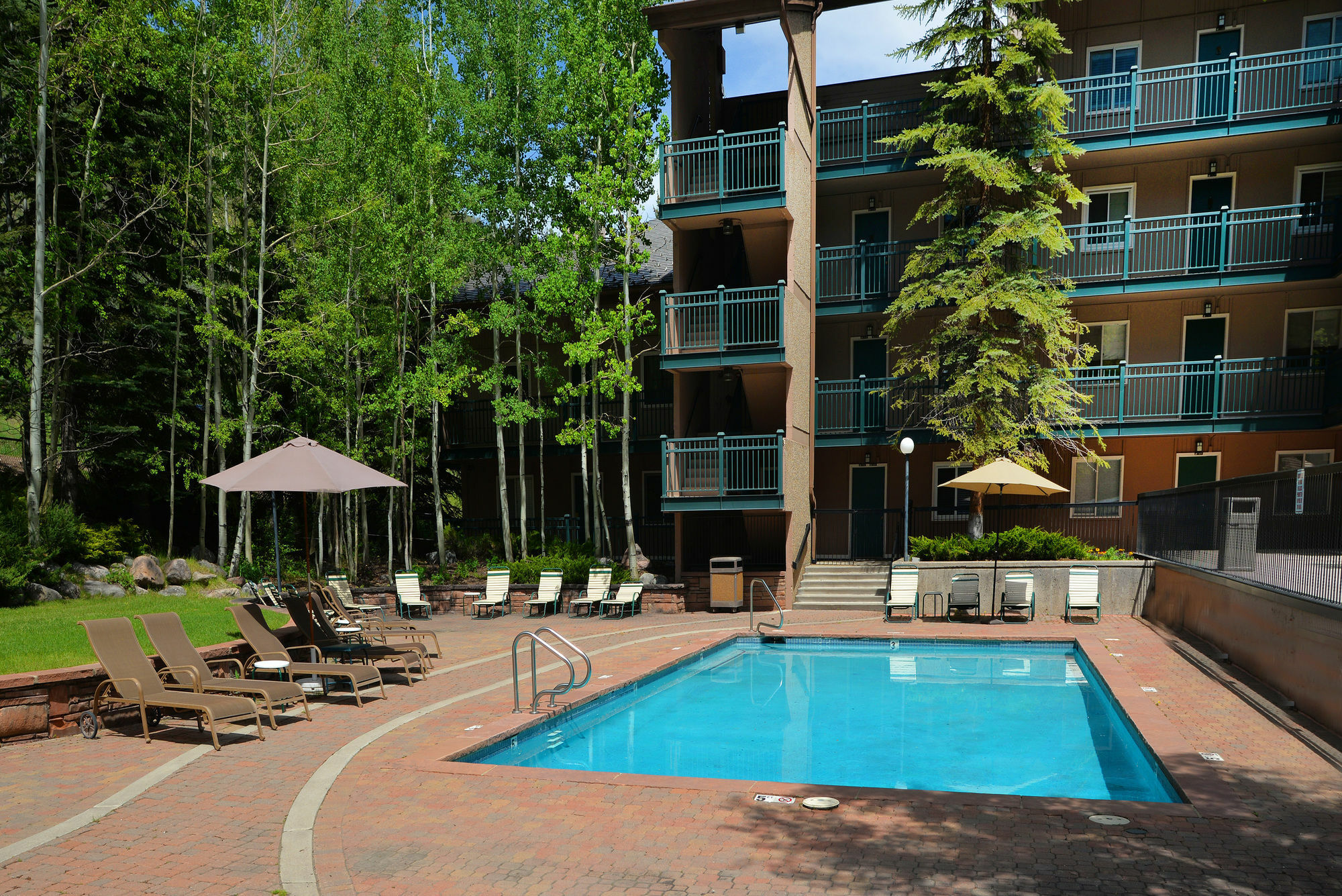 Hotel Vantage Point Lionshead By Berkshire Hathaway 2*