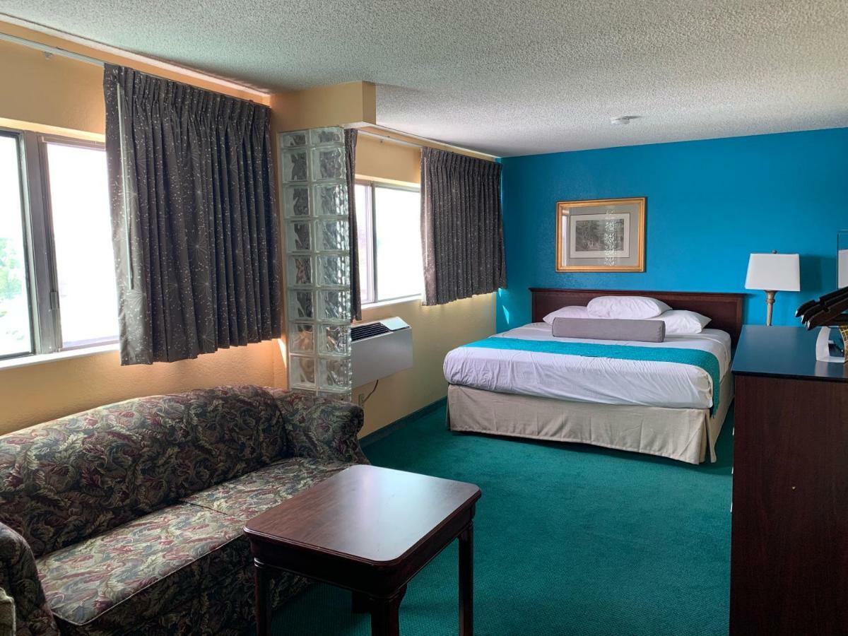 Howard Johnson By Wyndham Denver West Hotel Wheat Ridge