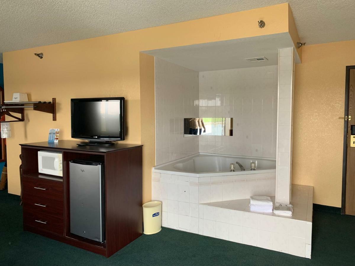 Howard Johnson By Wyndham Denver West