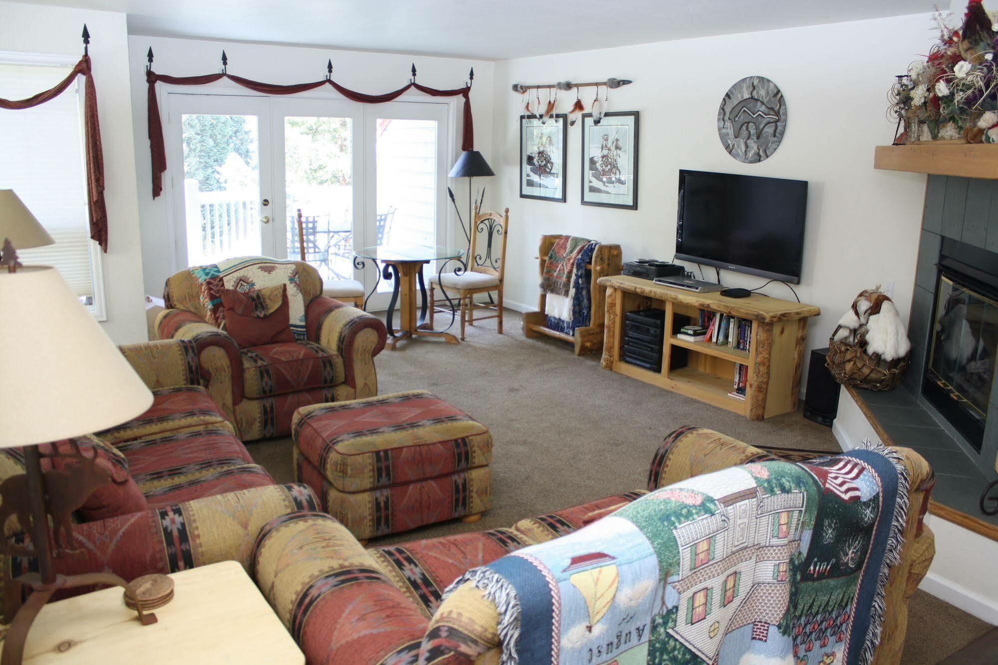 Pinecreek #i - 4 Bedroom - Private Hot Tub - Close To Town - Shuttle To Slopes *