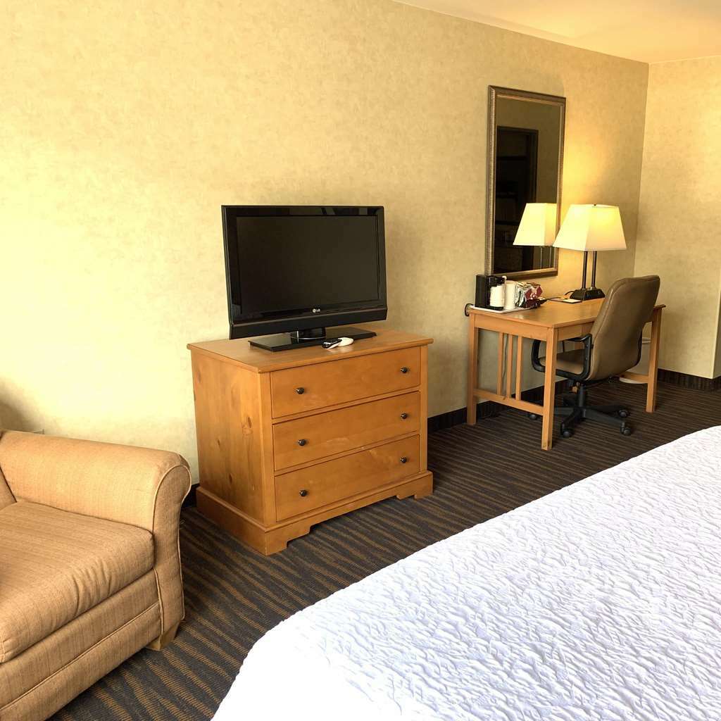 Hampton & Hotel