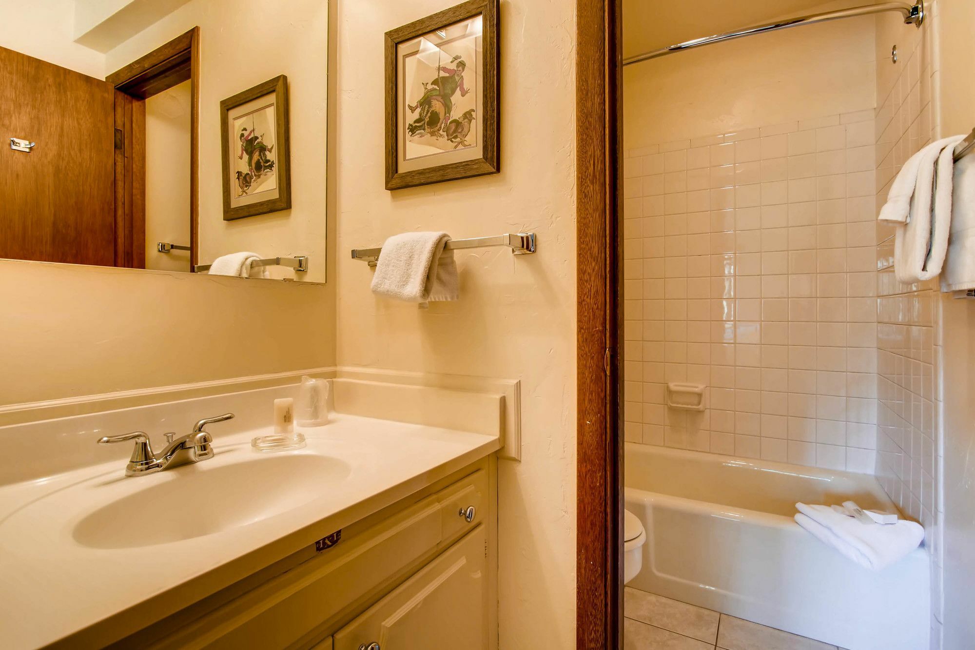 Apartment Westwind At *