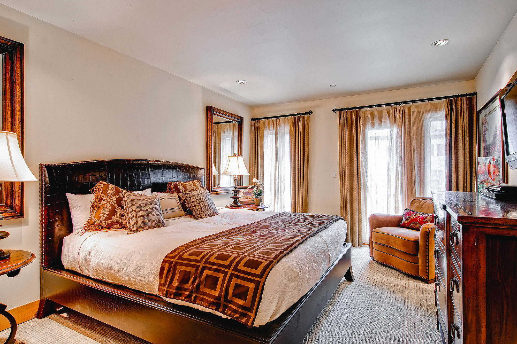 Villa Montane By East West