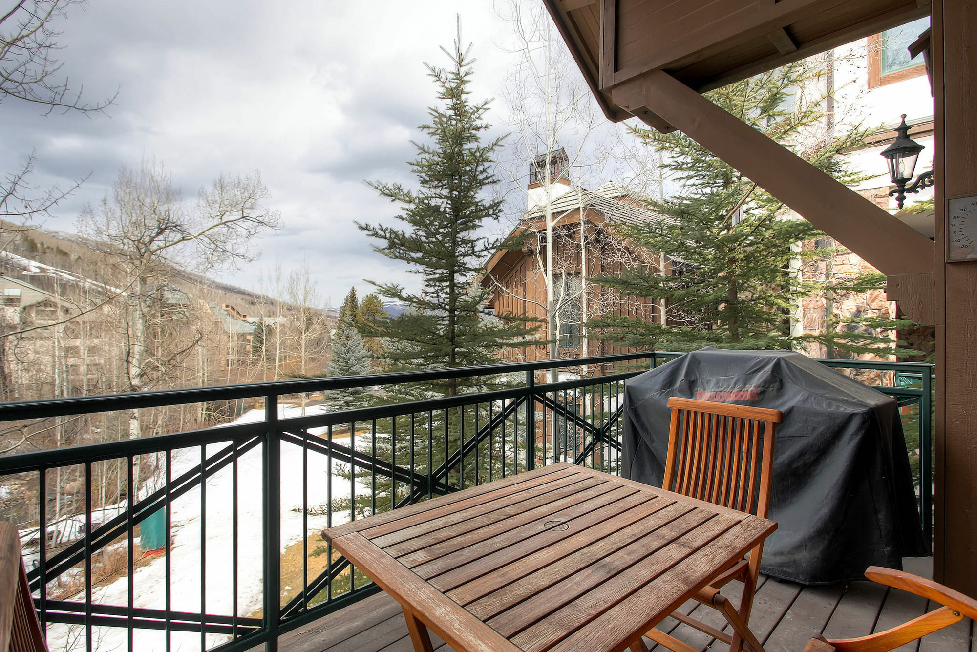 Villa Montane By East West