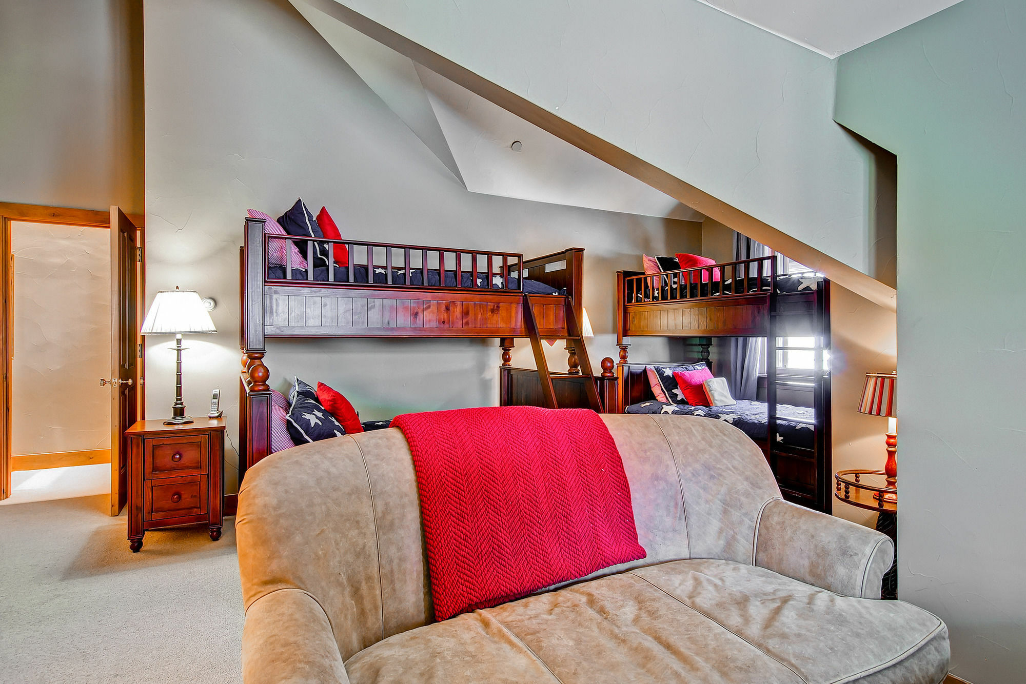 Villa Villa Montane By East West