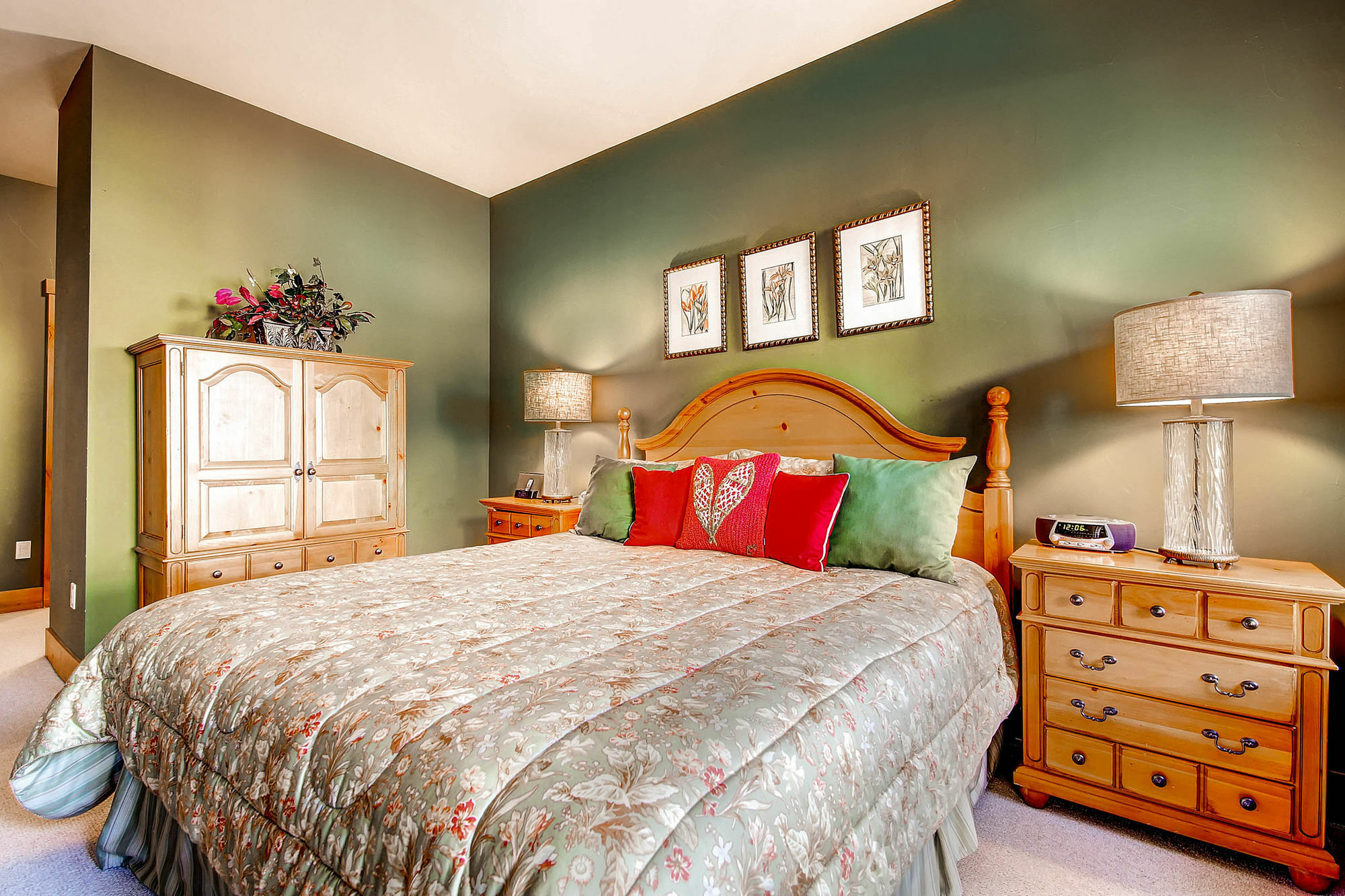 Villa Montane By East West