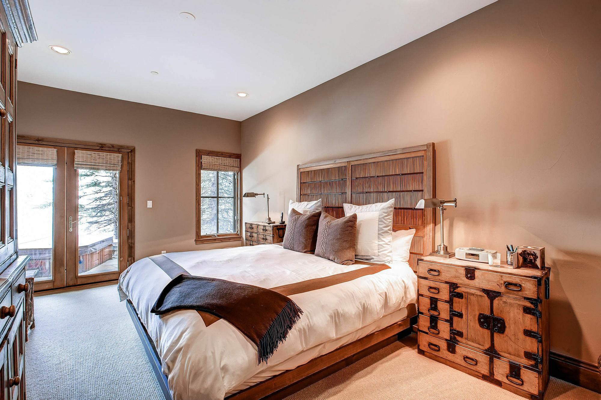 Villa Montane By East West