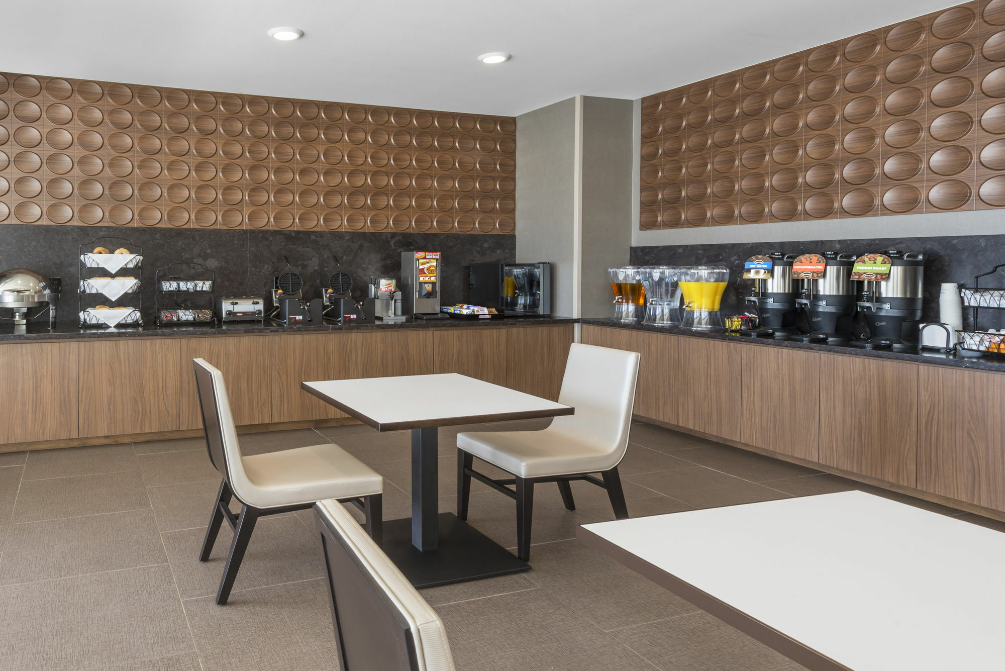 Wingate By Wyndham Johnstown Hotel 3*