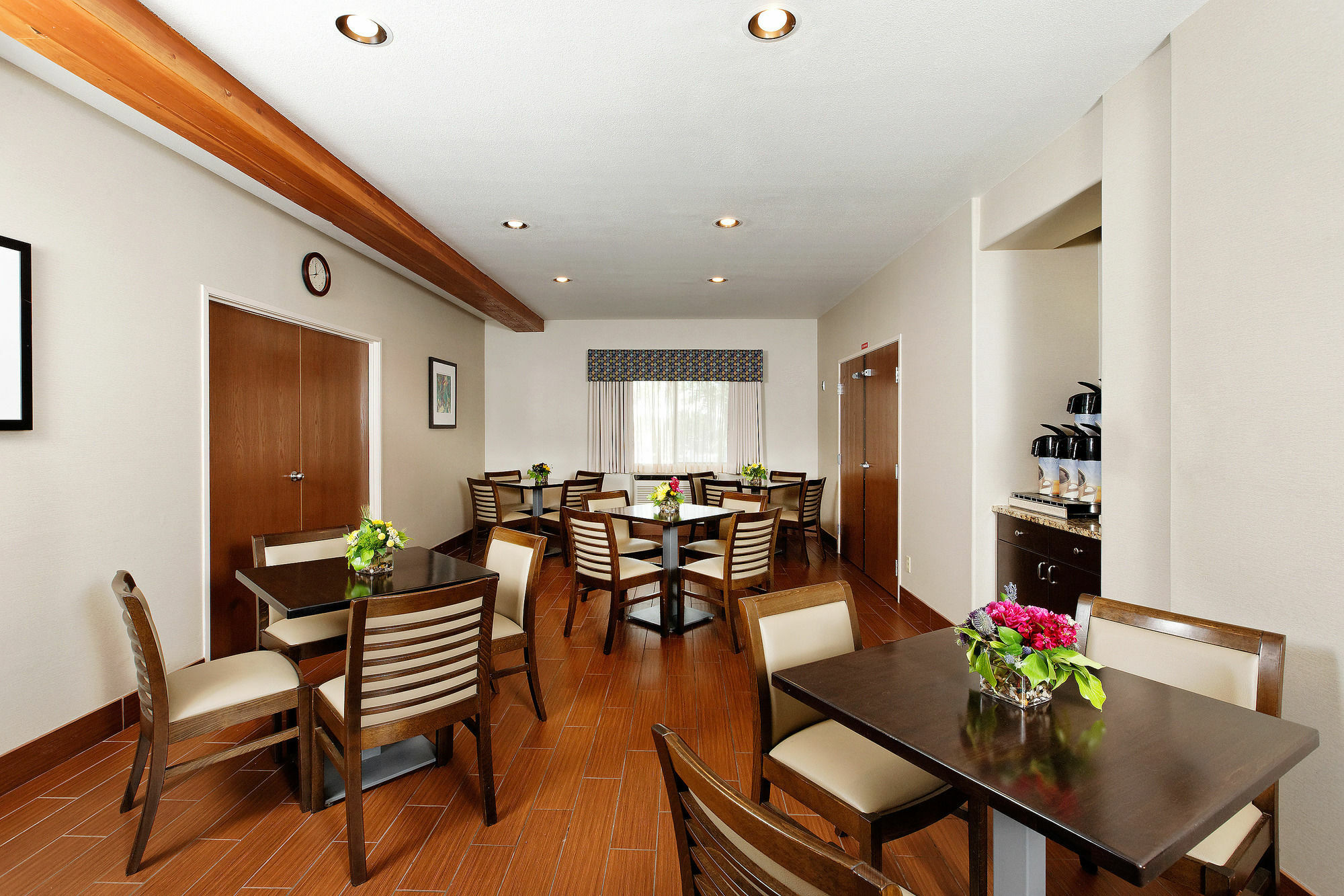 Hotel Holiday Express & - Black Canyon Area By Ihg 2*