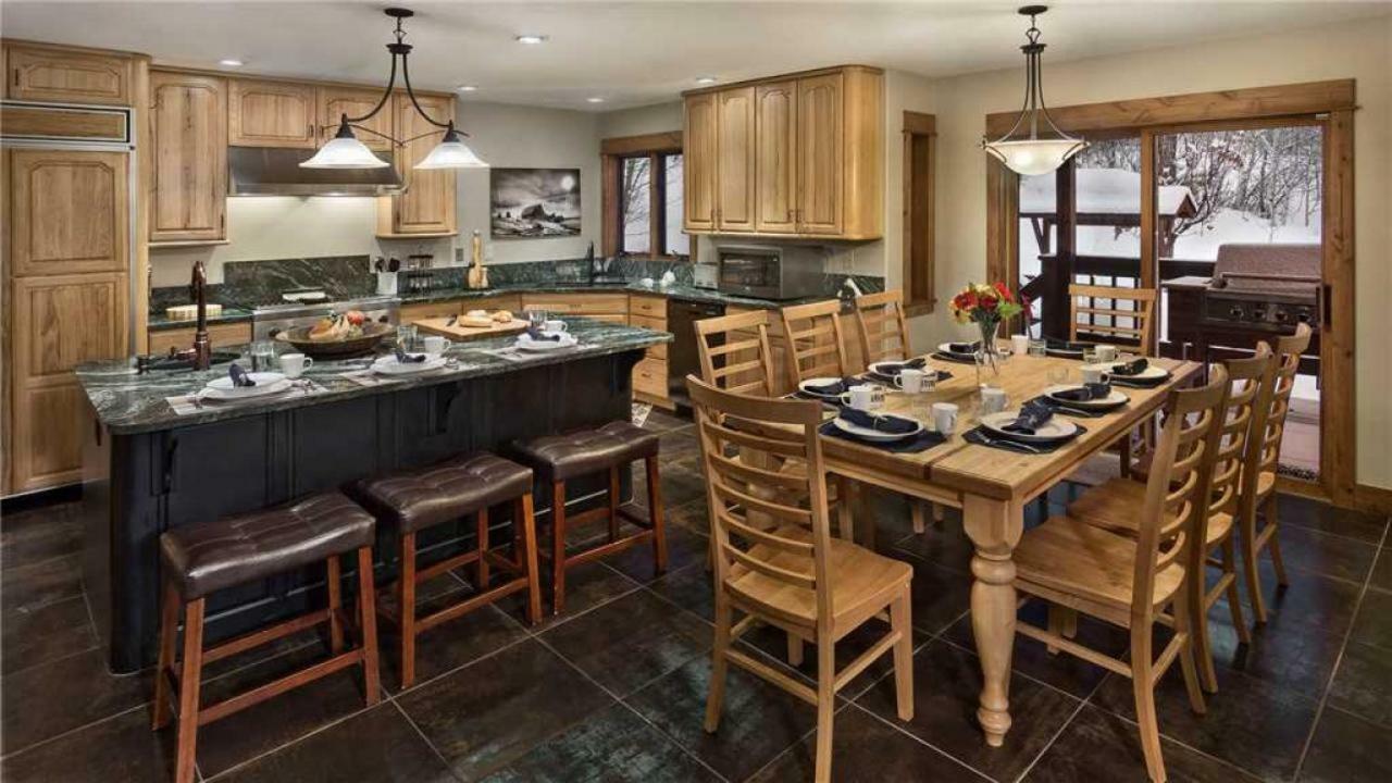 Creekside Chalet: 6br Luxury Private Mountain Steamboat Springs