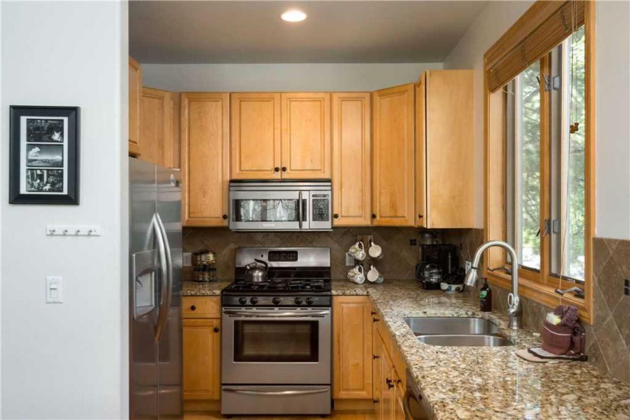 Evergreen Townhome #1 Apartment