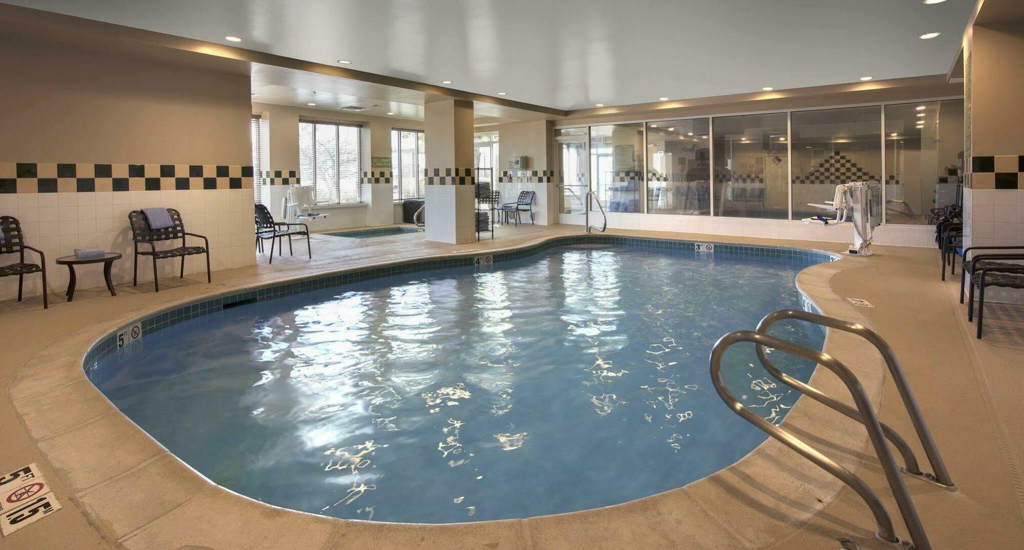 Hilton Garden Denver South Park Meadows Area Hotel 3*
