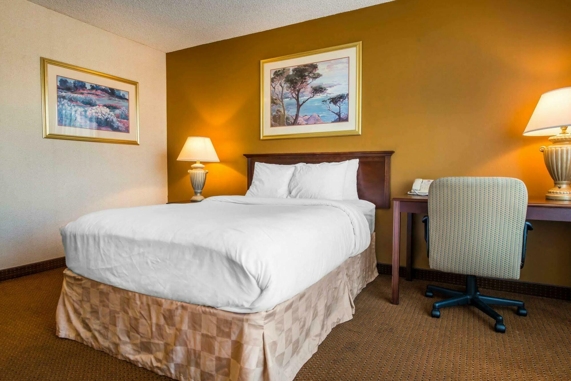 Clarion And Events Center North 3*