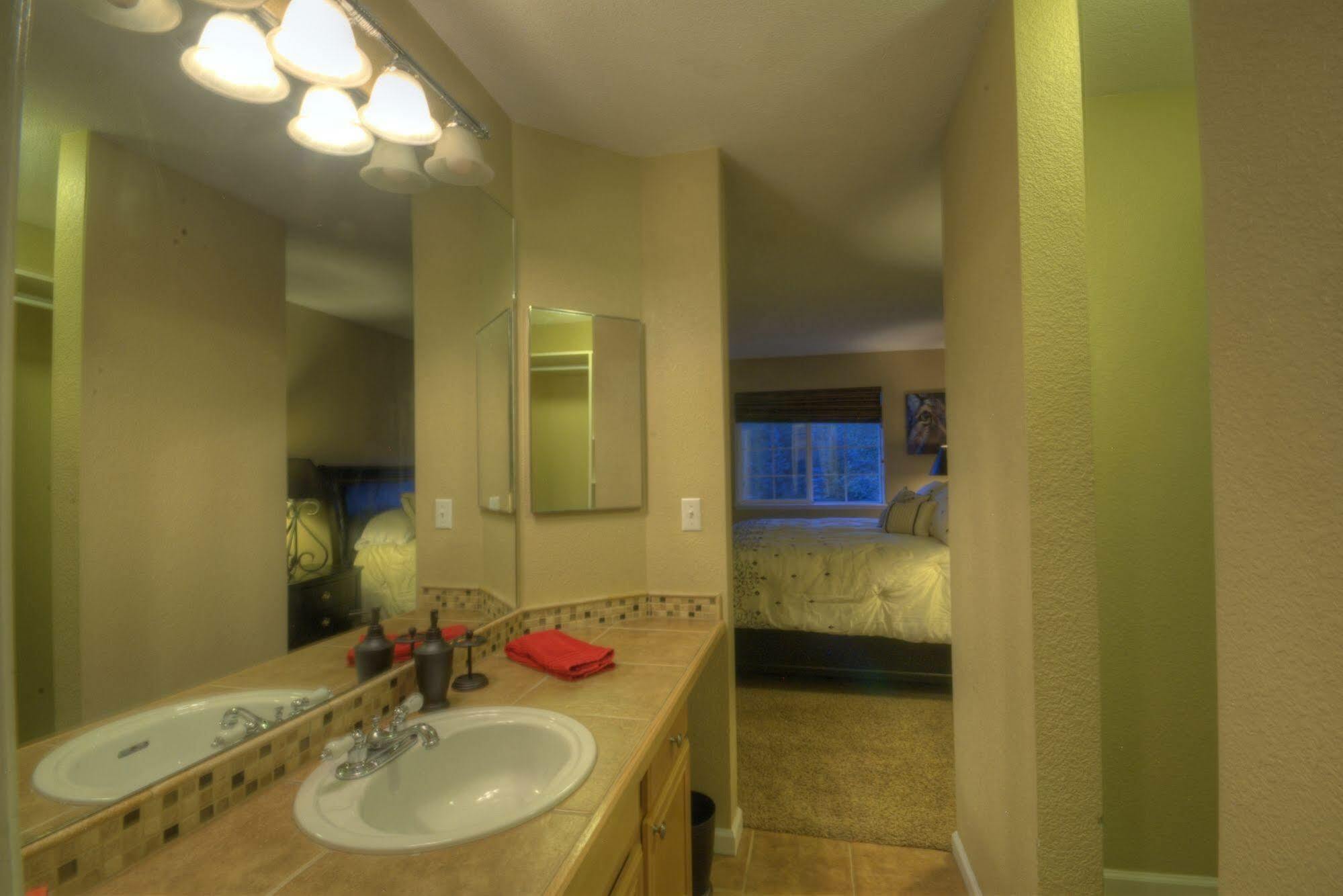 Villas At Walton Creek *