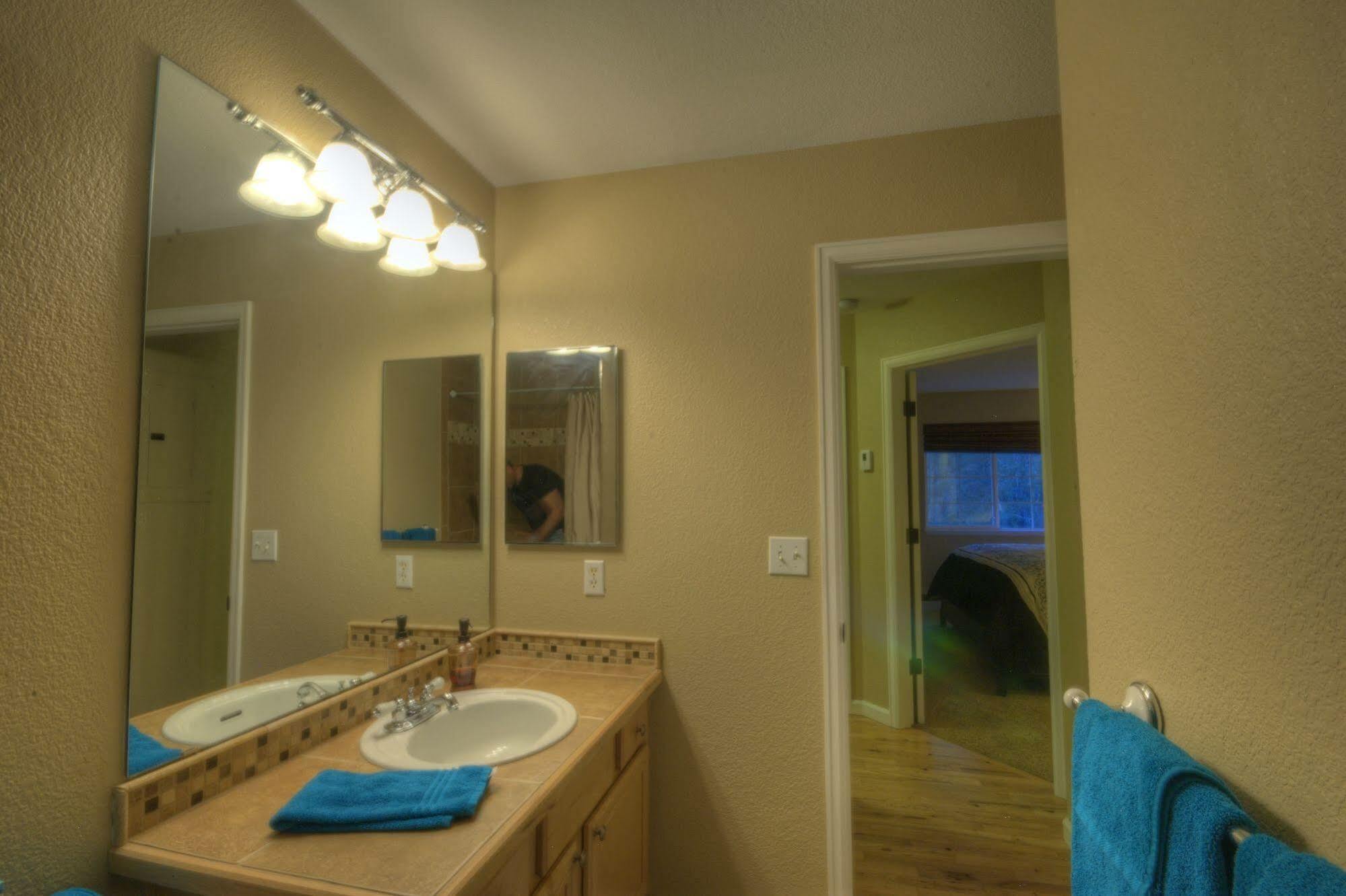 Villas At Walton Creek *