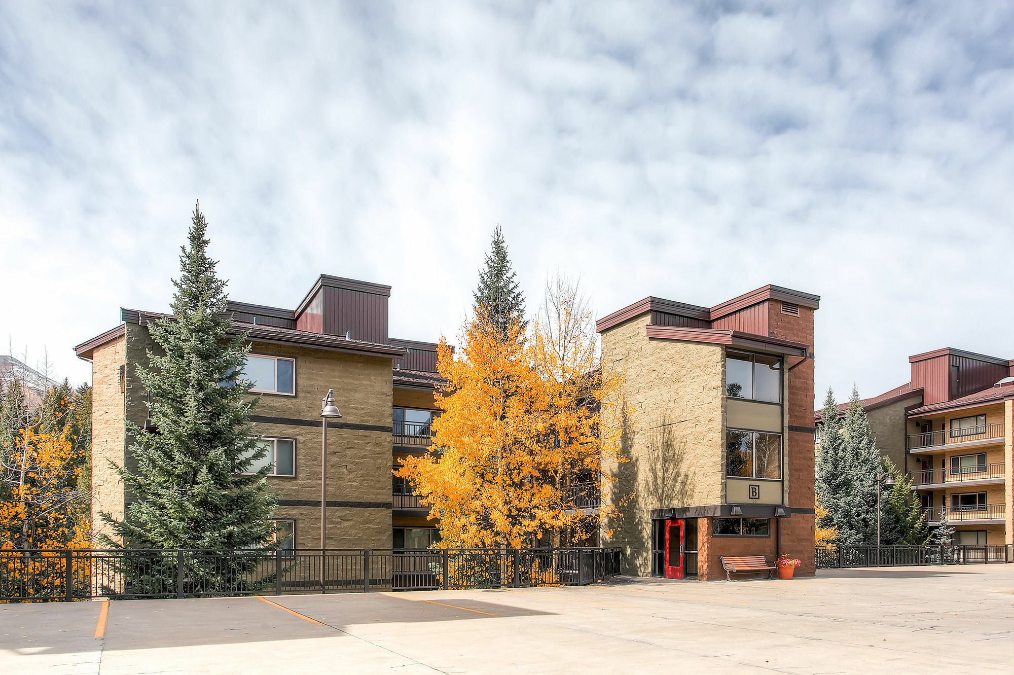 Powderhorn By Country Resort 2*