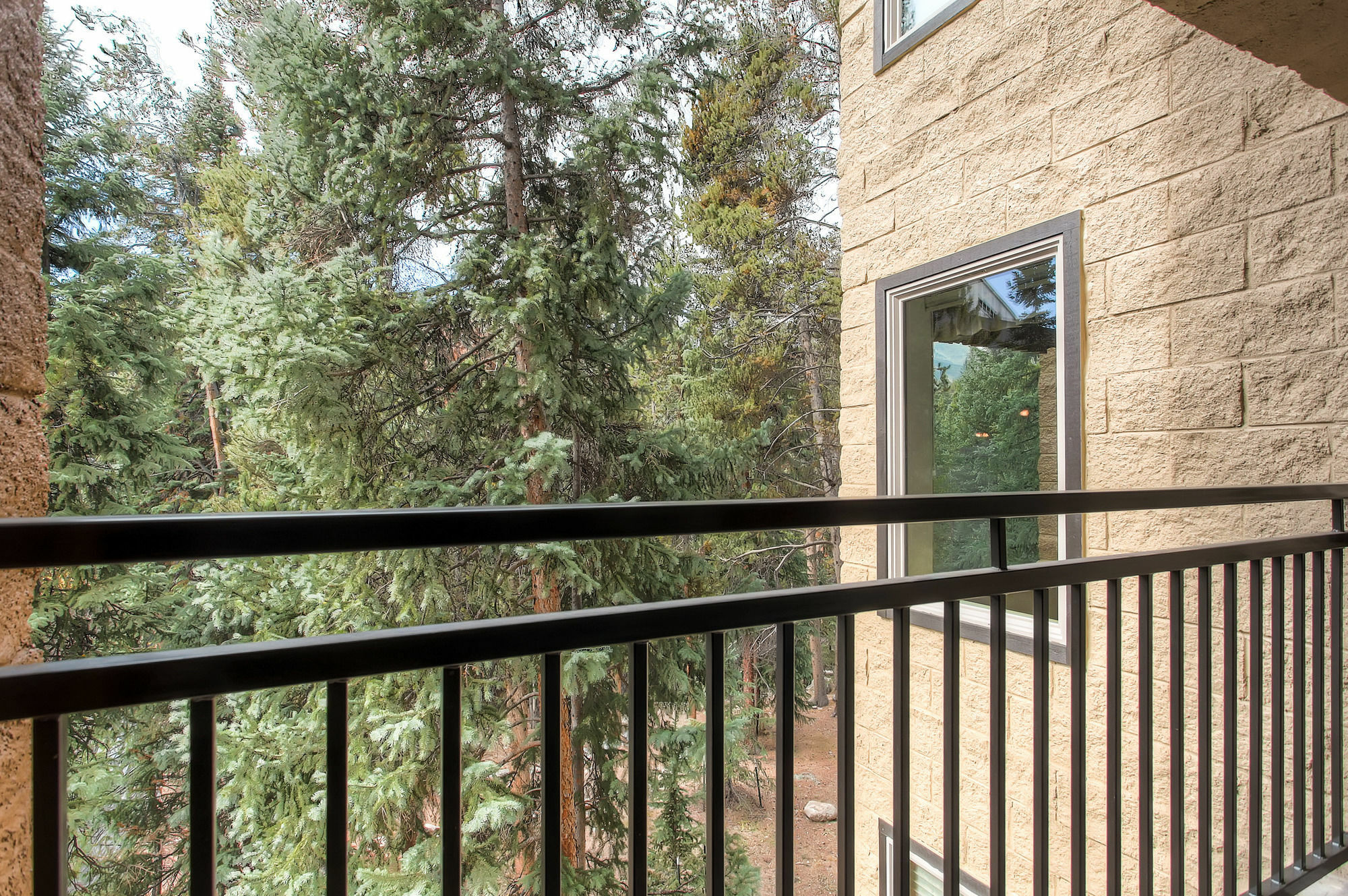 Resort Powderhorn By Country 2*