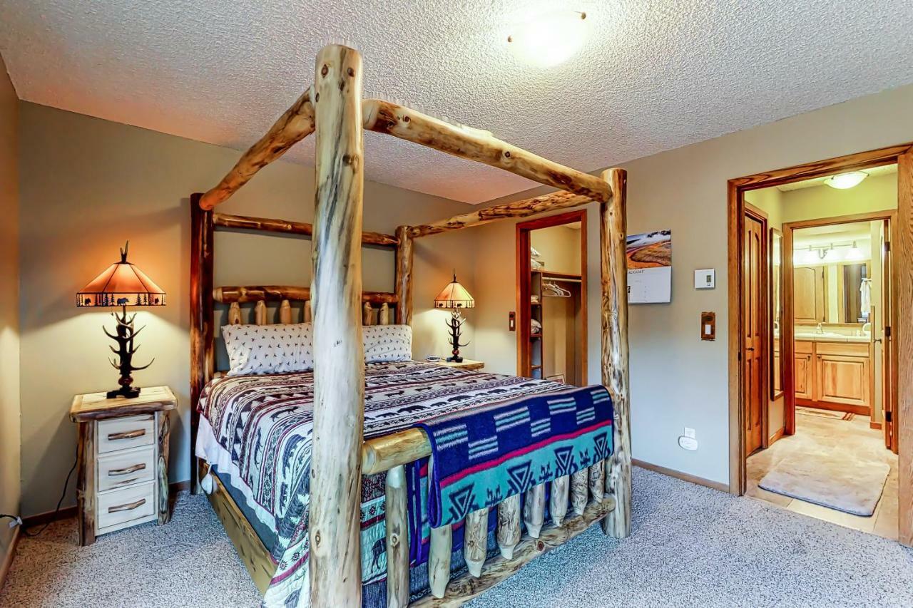 Woods Manor 101a