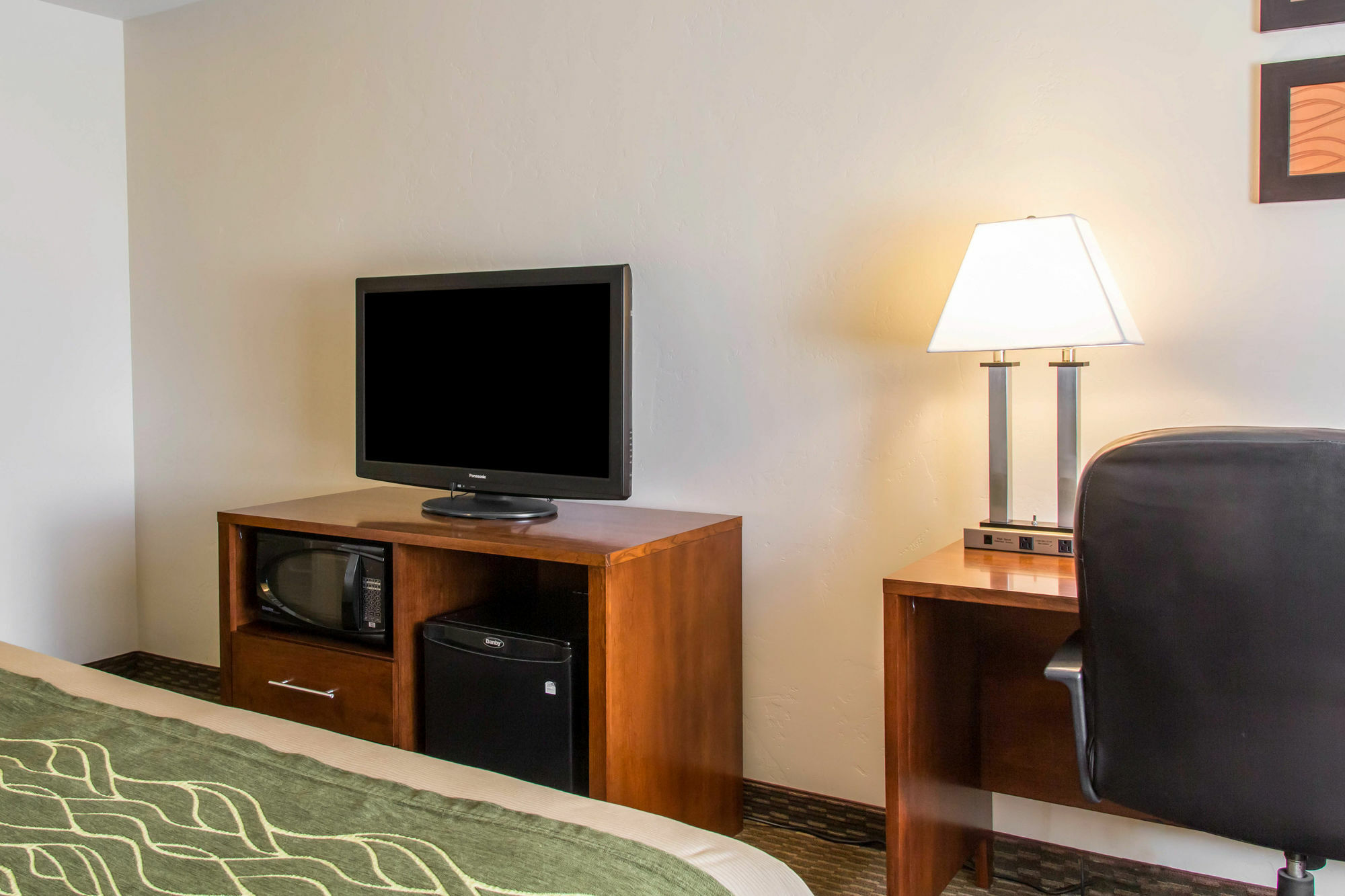 Quality & Vail Valley Hotel 2*