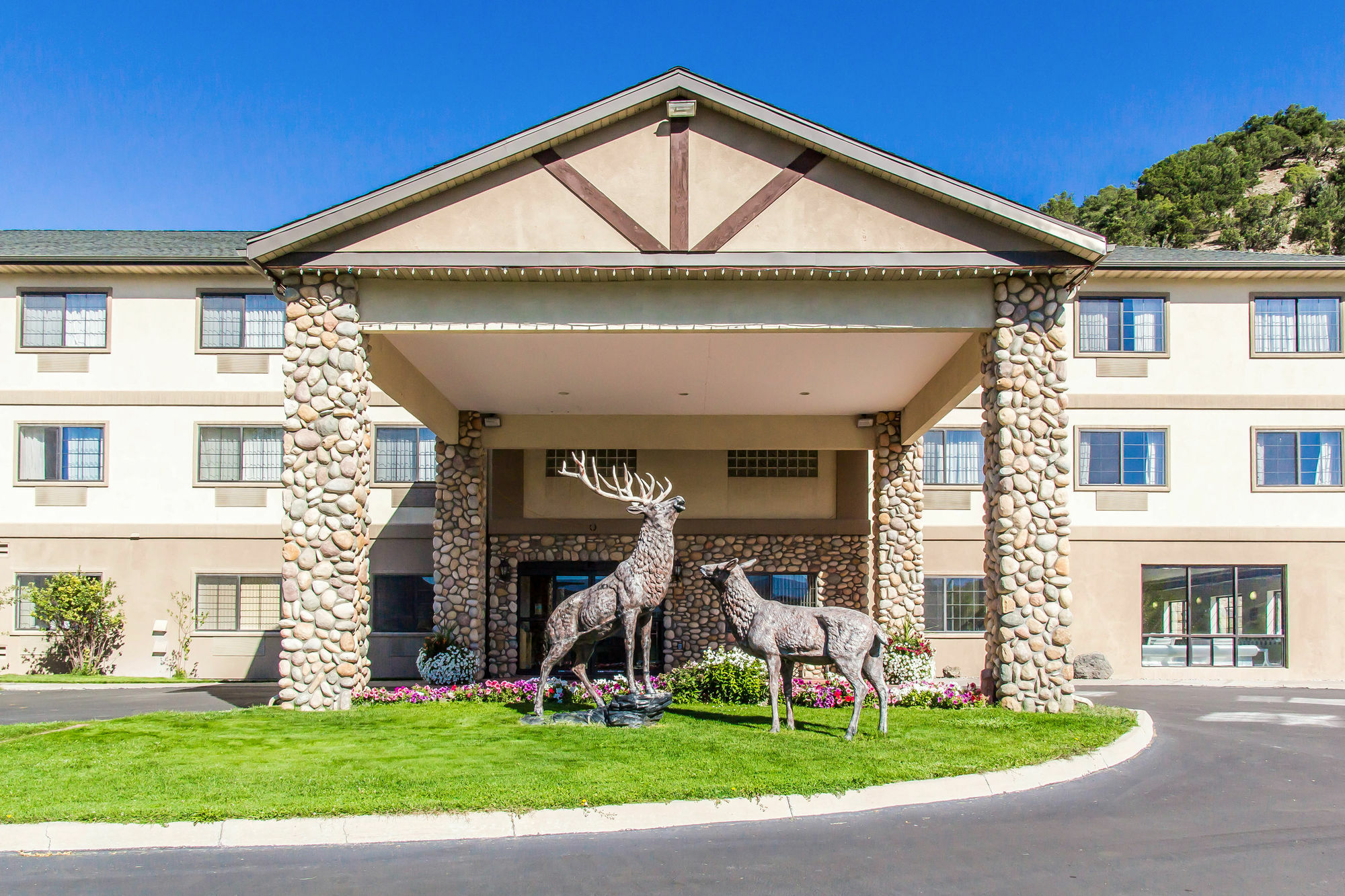 Hotel Quality & Vail Valley 2*
