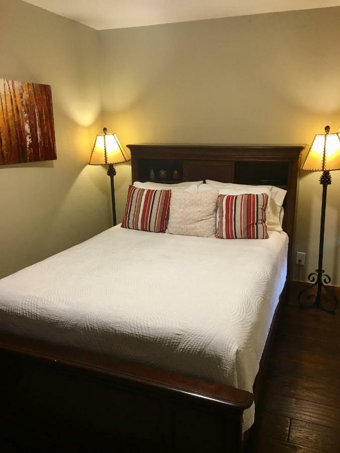 Apartamento 610 West Lionshead Circle Unit 216 *