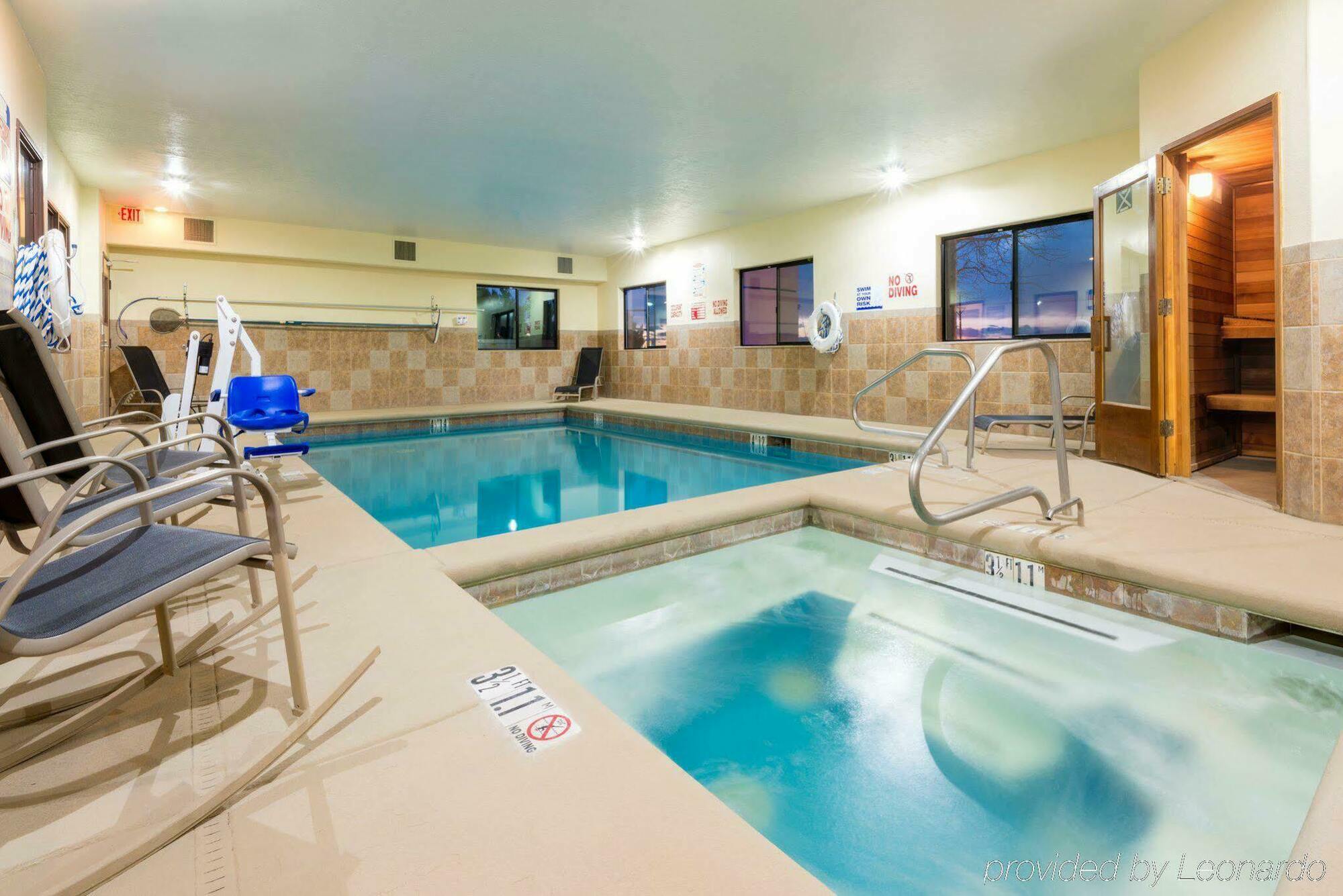 Hotel Express & By Ihg 2*