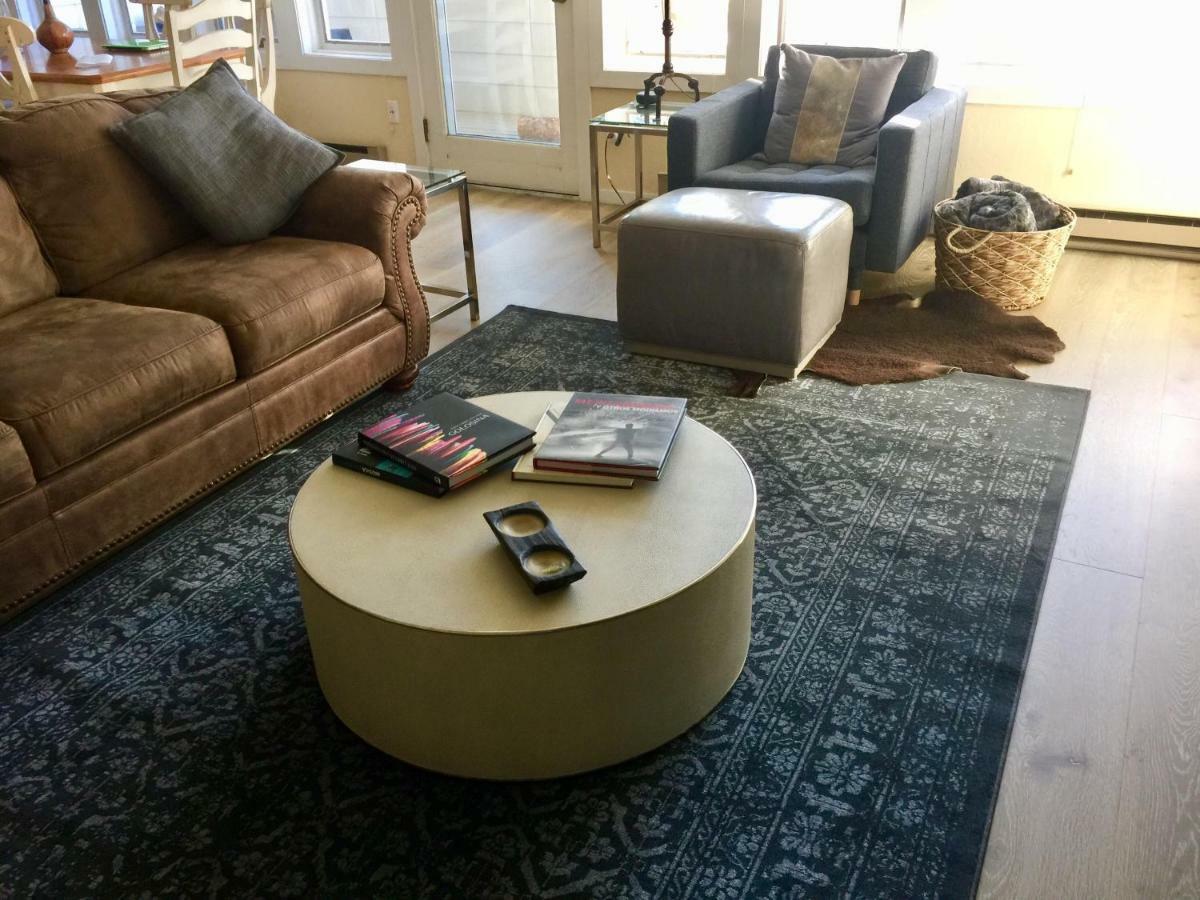 Apartment Great Mountain View, Walk To Lions Head Gondola. Walk A Little, Save A Lot