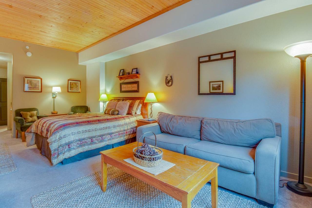 Hotel Gateway Getaway *