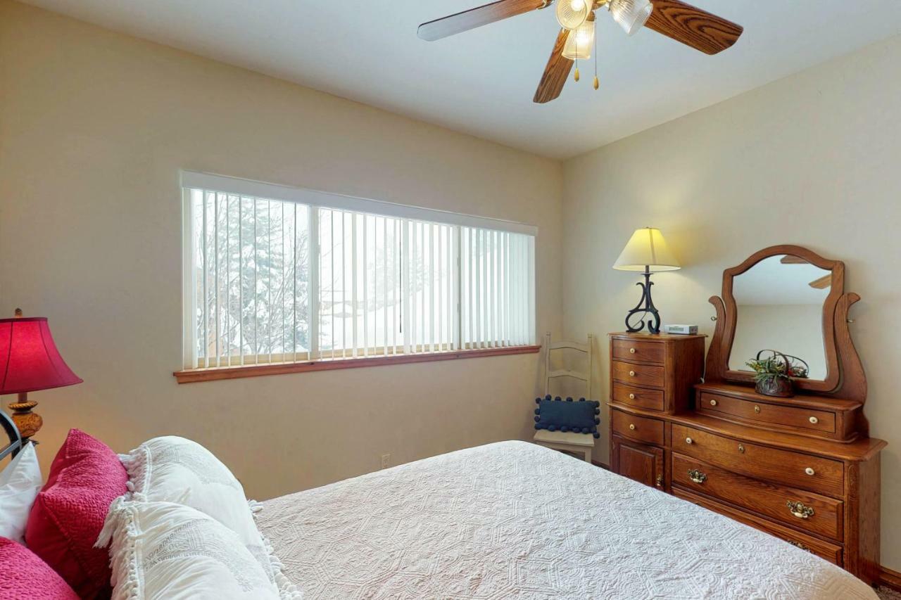 Whispering Pines 924