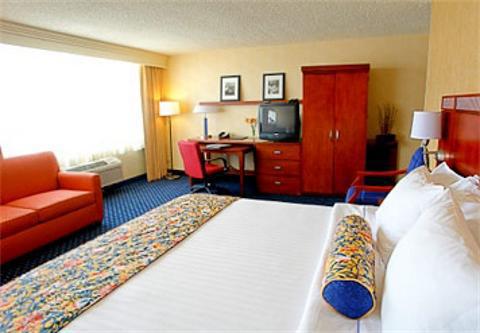 Courtyard By Marriott Cherry Creek Hotel DEN