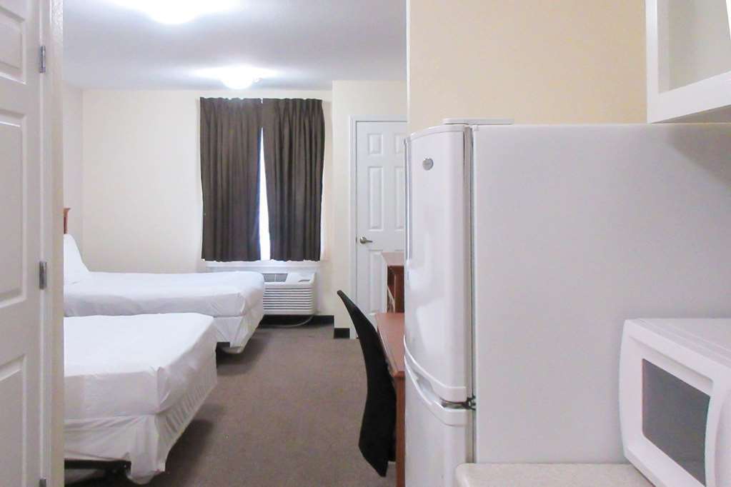 Suburban Denver North Hotel 2*