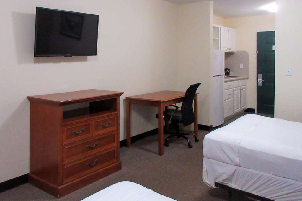 Suburban Denver North Hotel