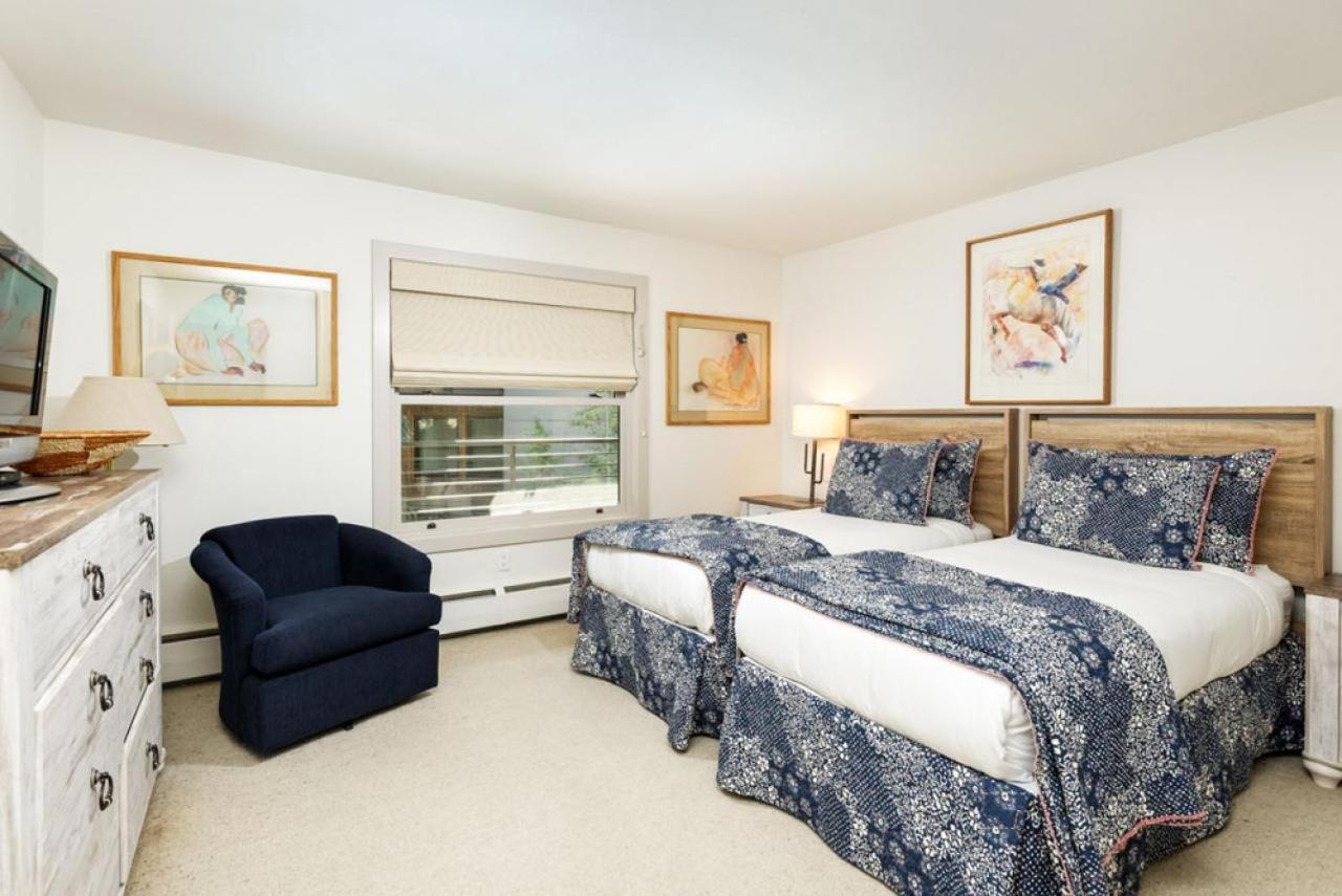 Durant Unit B202, Spacious With Great Views, Excellent Location 2 Blocks To Slopes *