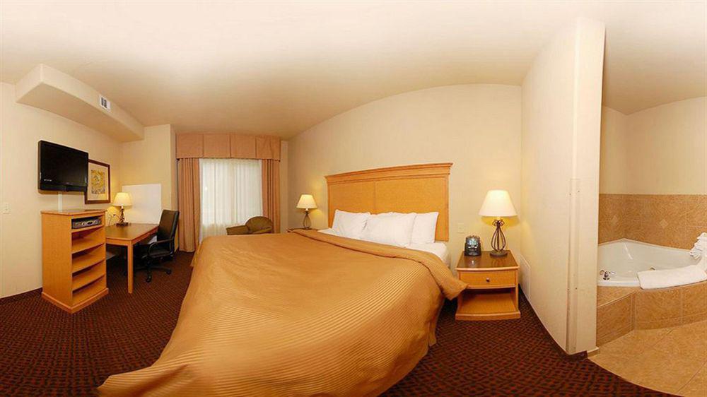 Comfort & On The River Hotel