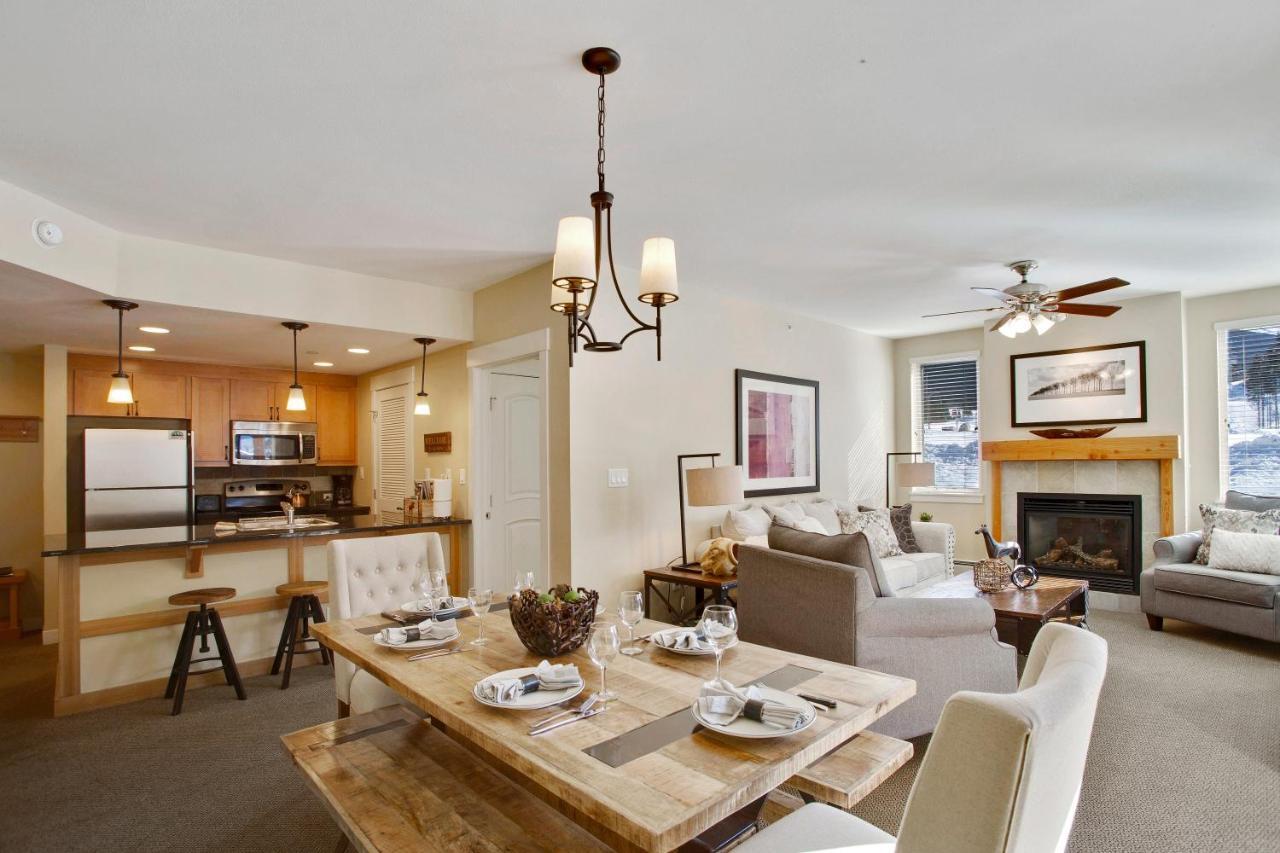 Ski-view Luxury Condo: Hot Tub & Activity Package Holiday home