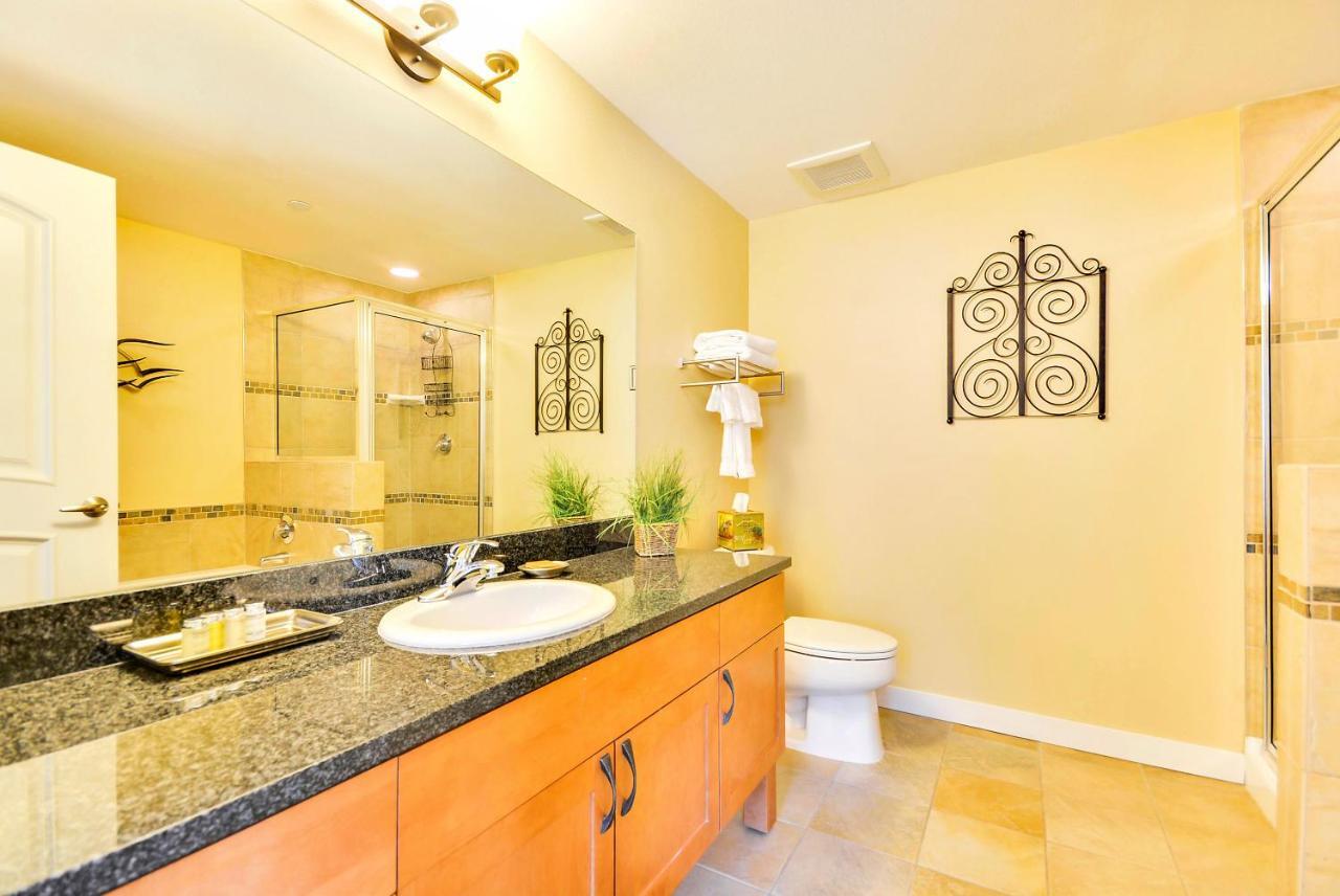 Ski-view Luxury Condo: Hot Tub & Activity Package Holiday home