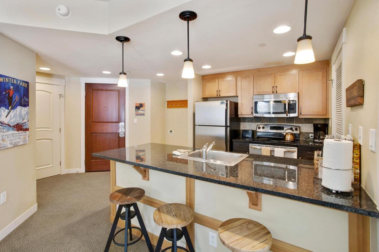 Ski-view Luxury Condo: Hot Tub & Activity Package *