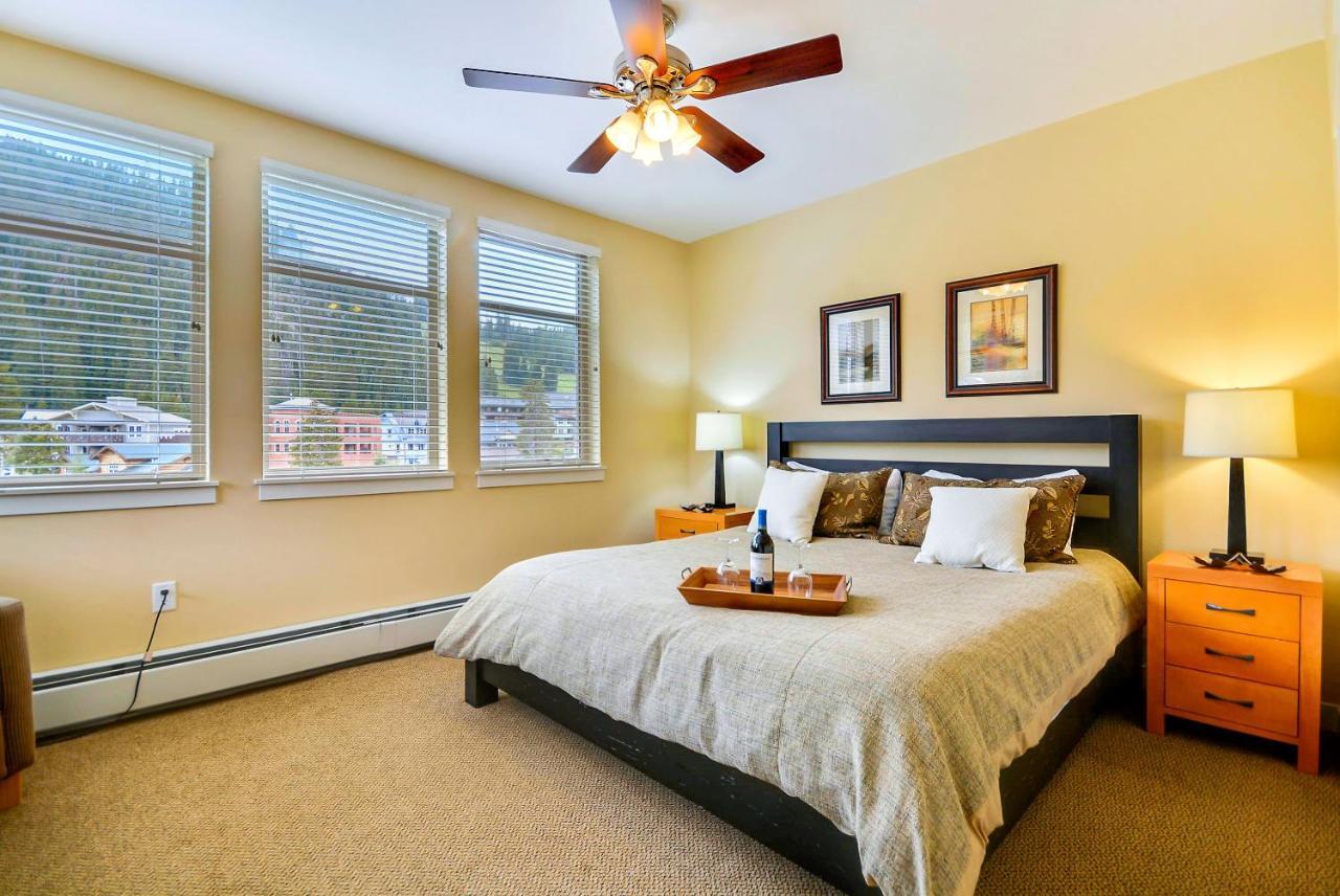 Ski-view Luxury Condo: Hot Tub & Activity Package