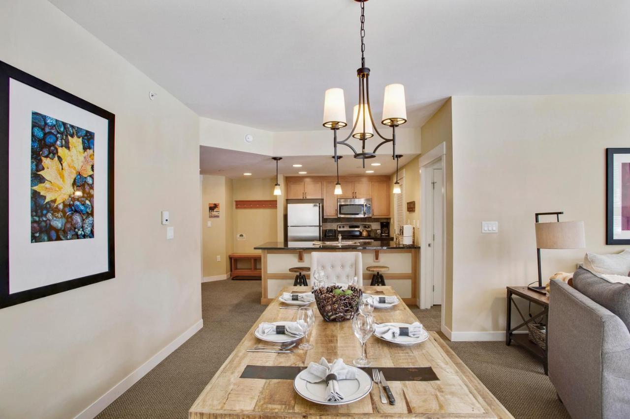 Ski-view Luxury Condo: Hot Tub & Activity Package Holiday home